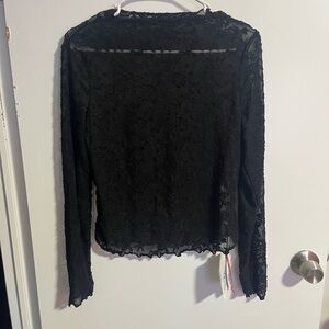 Cider Black Floral Lace Long-Sleeve Top